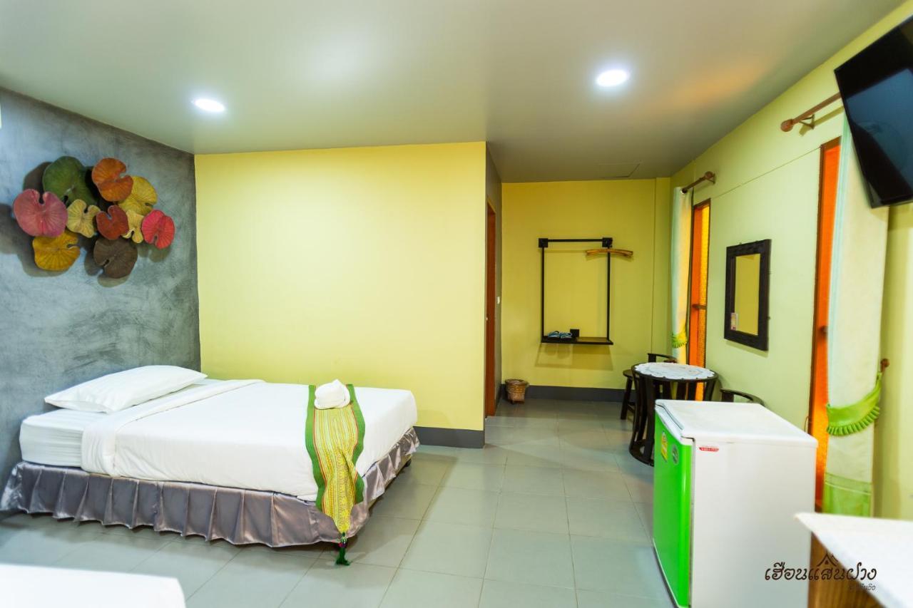 Huen San Fang hotel โรงแรมเฮือนแสนฝาง Buitenkant foto