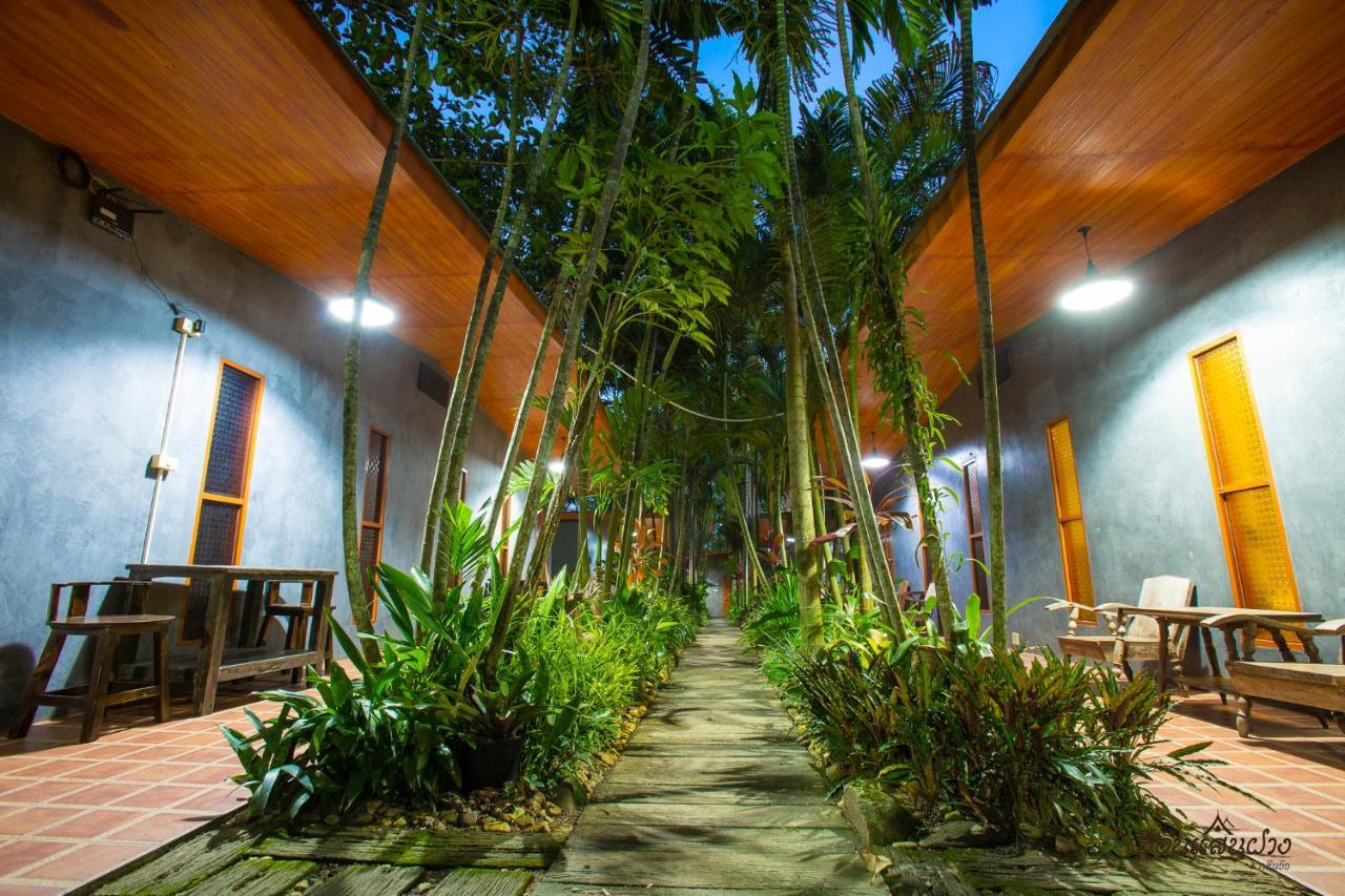 Huen San Fang hotel โรงแรมเฮือนแสนฝาง Buitenkant foto